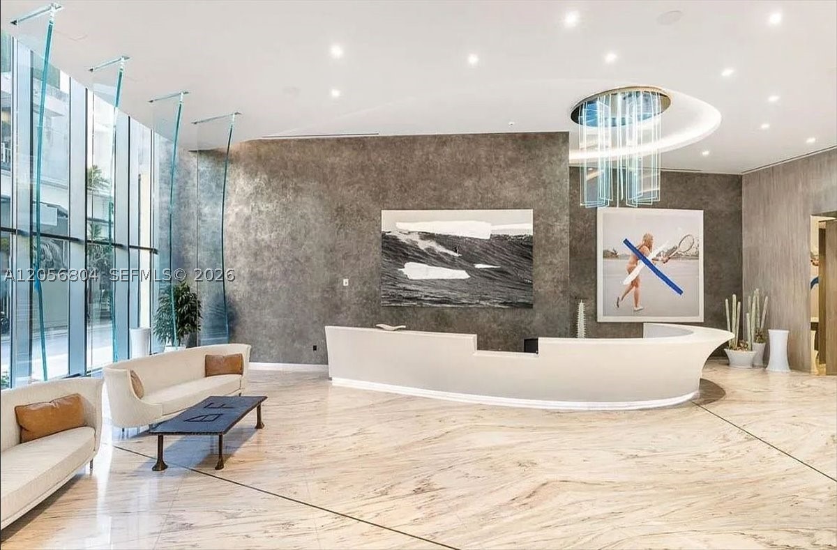 image Brickell Flatiron61
