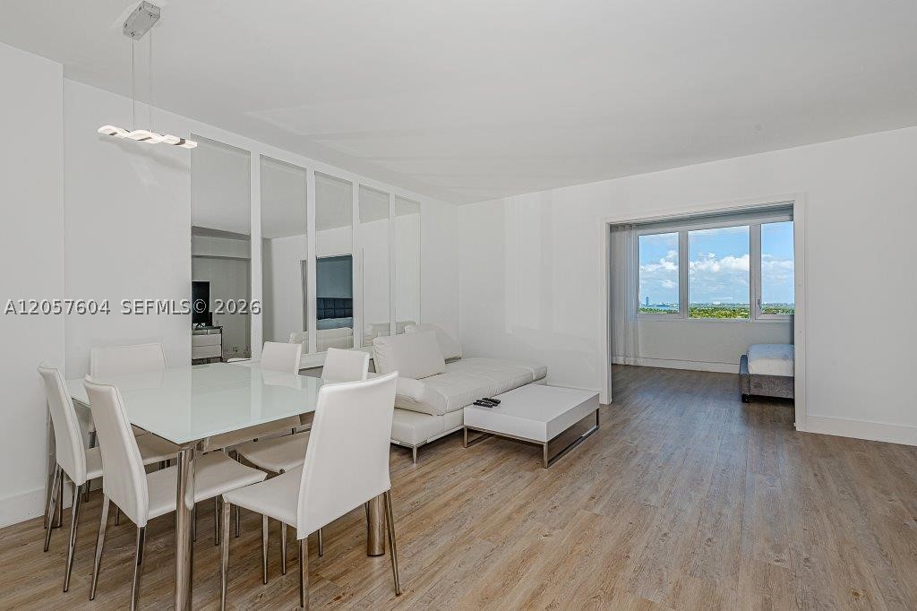 2301 Collins Ave #1528