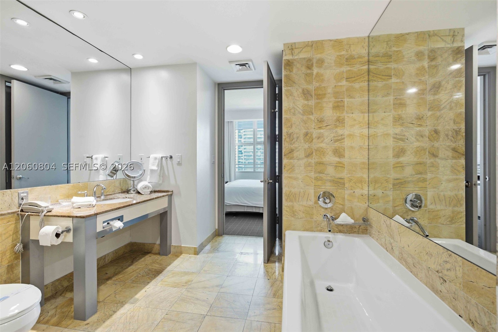 image Brickell Arch13