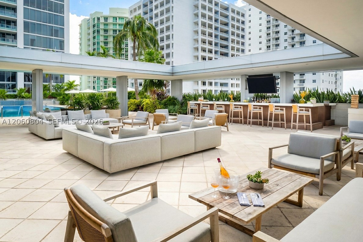 image Brickell Arch17