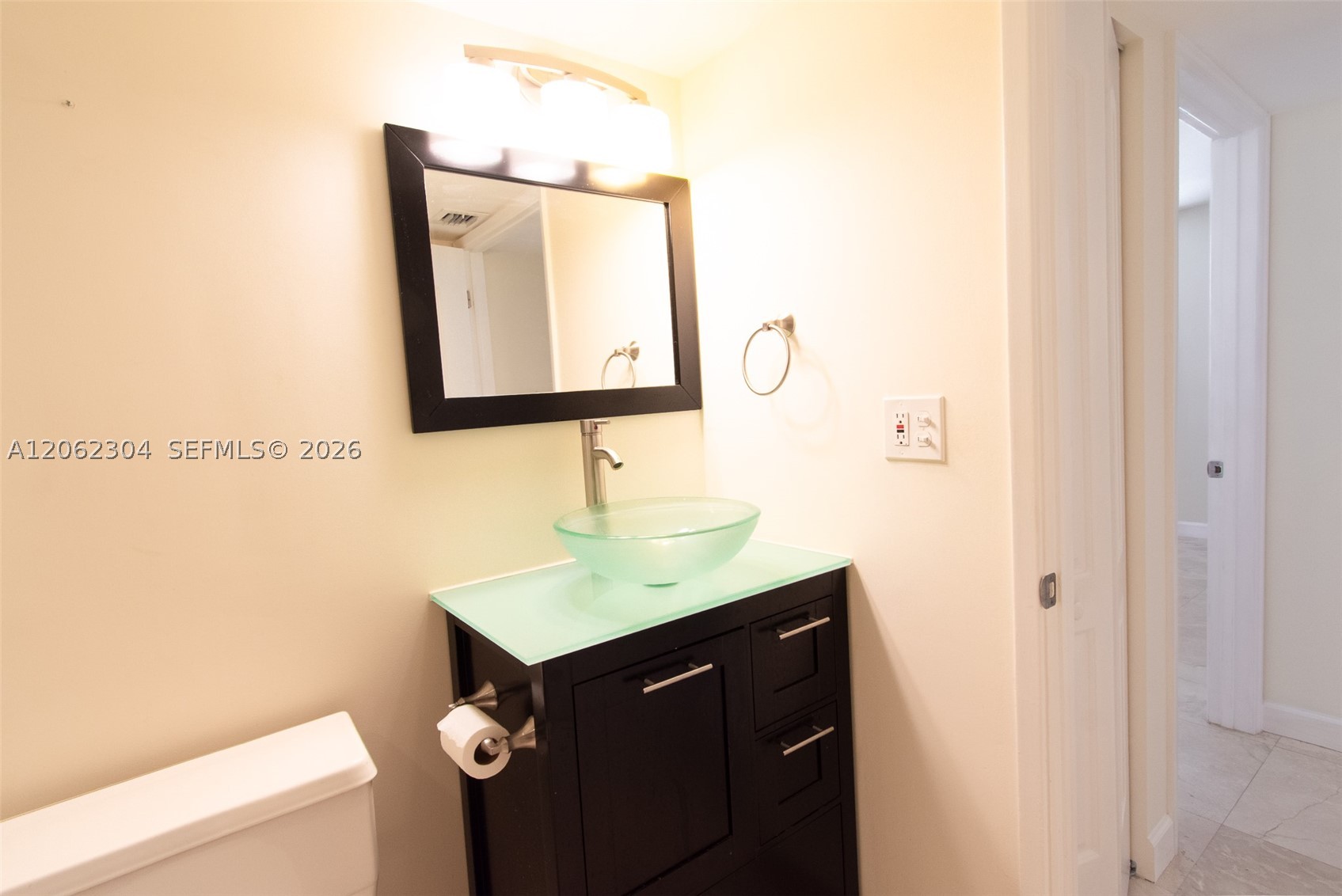 1623 Collins Ave #215 Miami Beach, FL 33139