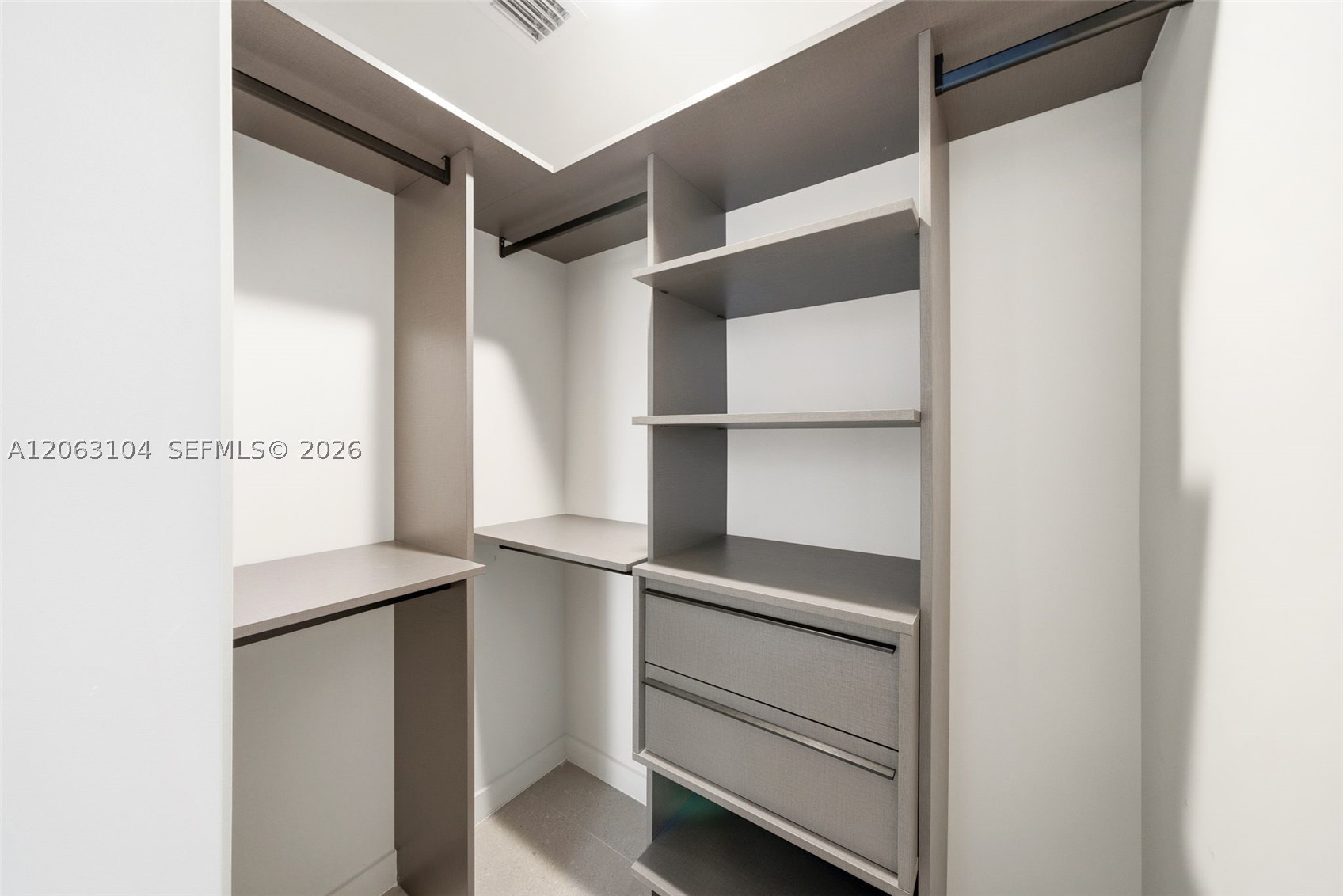 11 NE 6th St #709 Miami, FL 33132