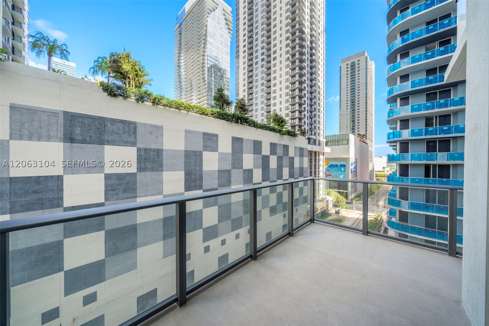 11 NE 6th St #709 Miami, FL 33132