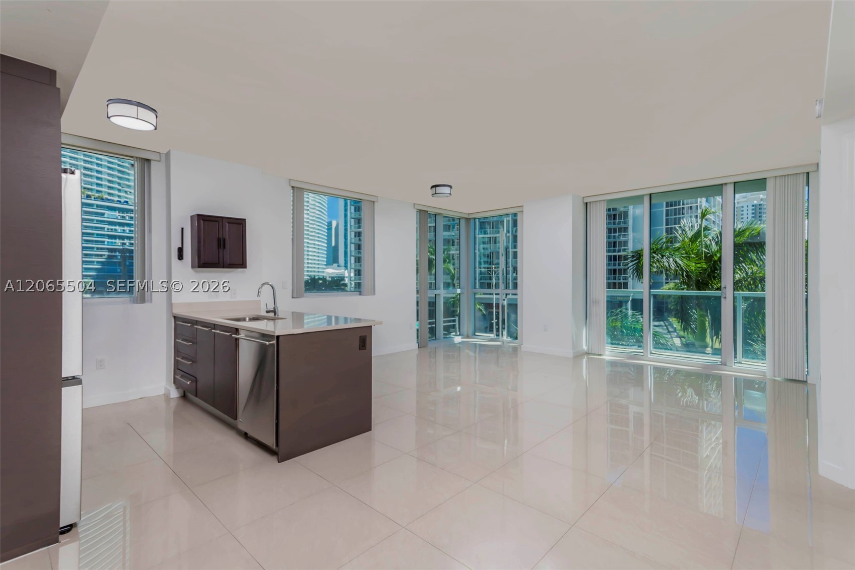 500 Brickell Ave #401