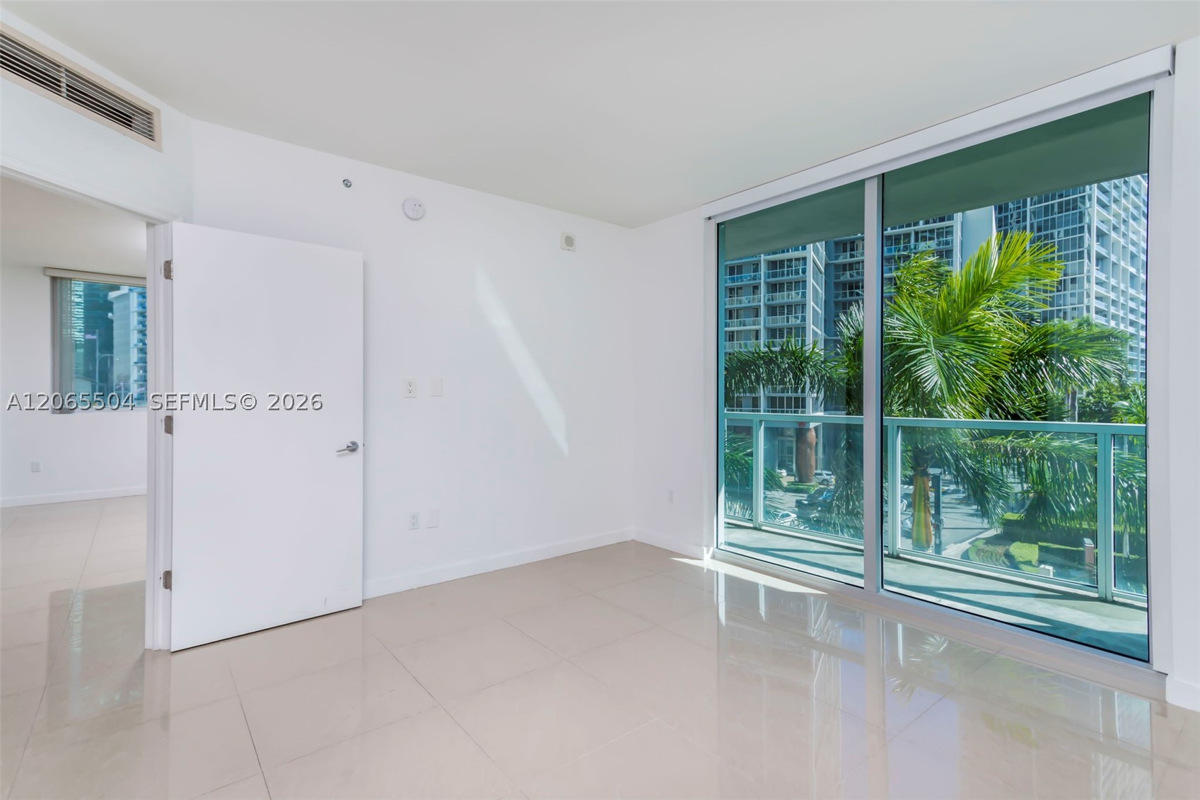 image 500 Brickell East13