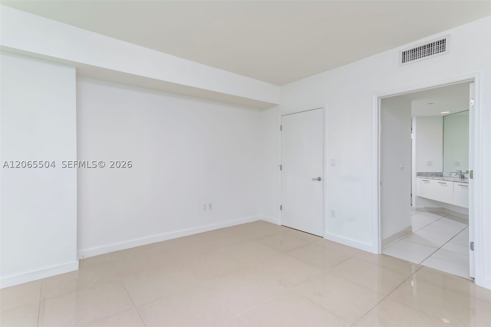 image 500 Brickell East14