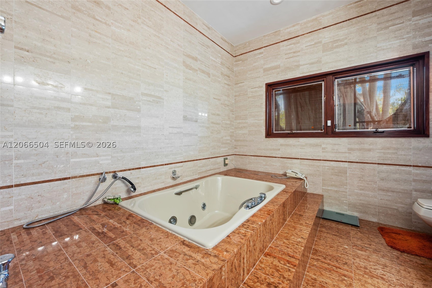 9490 Old Cutler Ln Coral Gables, FL 33156