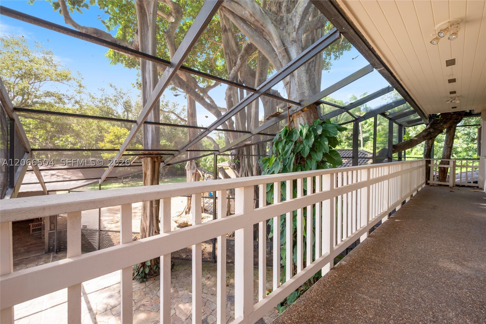 9490 Old Cutler Ln Coral Gables, FL 33156