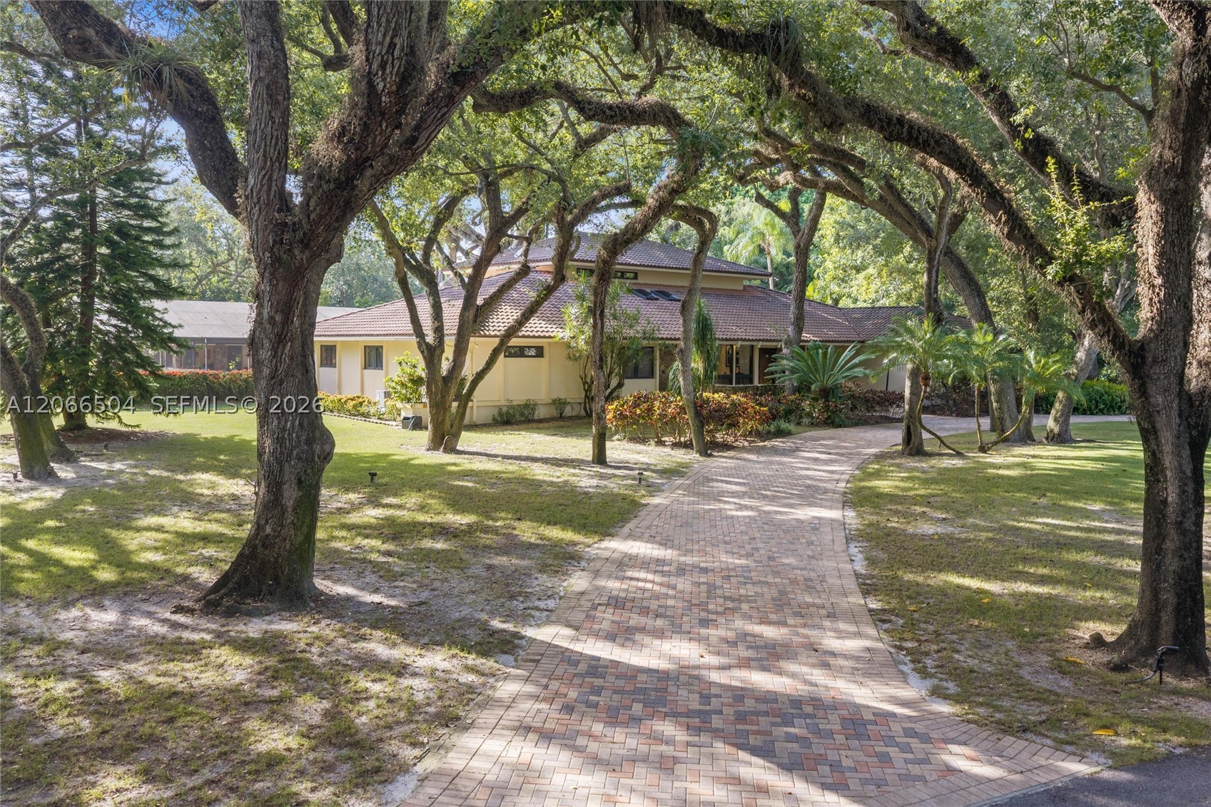 9490 Old Cutler Ln Coral Gables, FL 33156