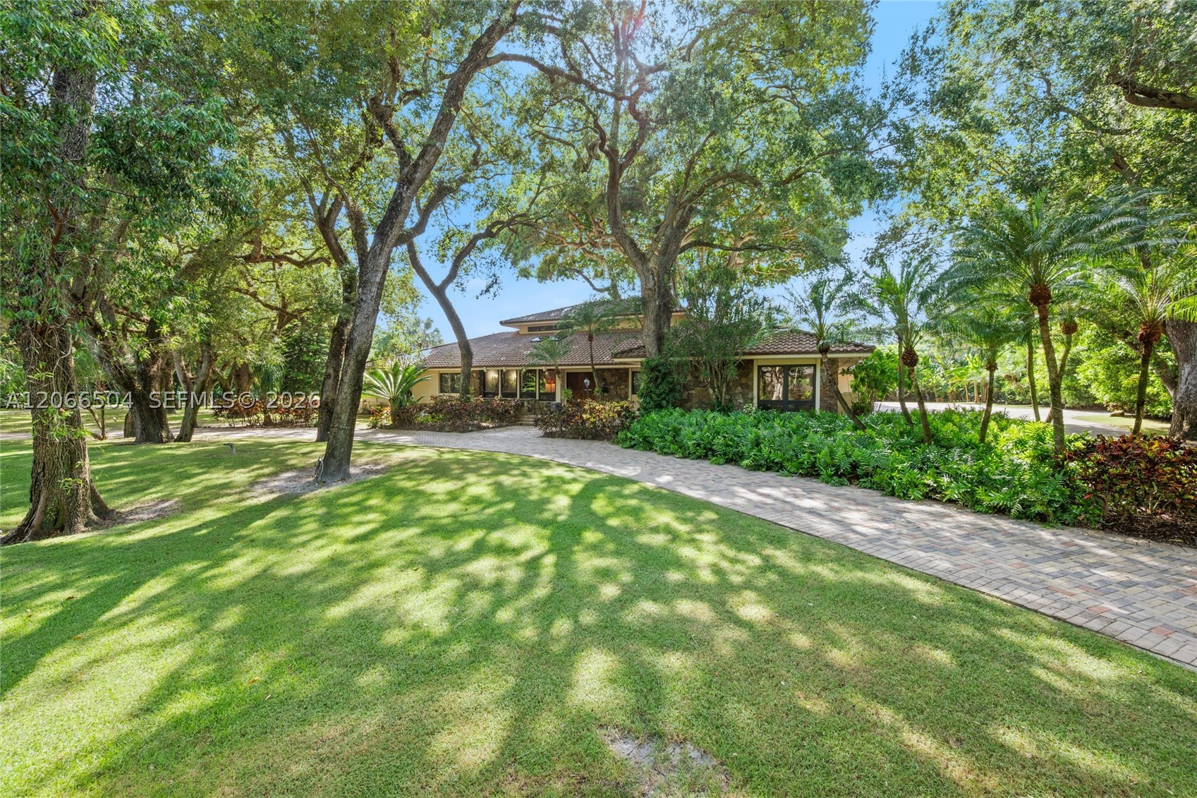 9490 Old Cutler Ln Coral Gables, FL 33156
