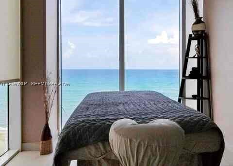 image Beach Club 213