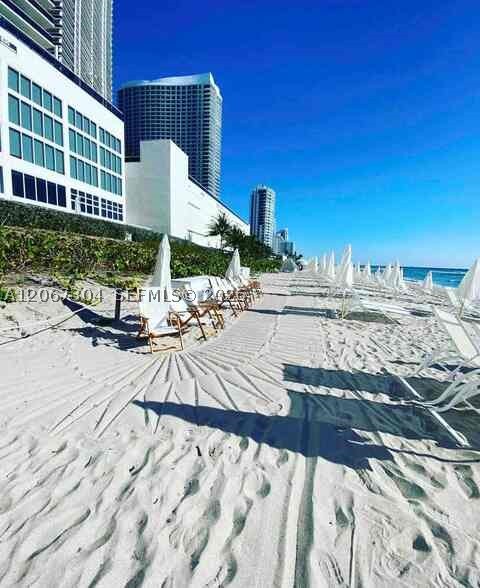 image Beach Club 216