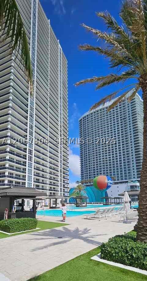 image Beach Club 222