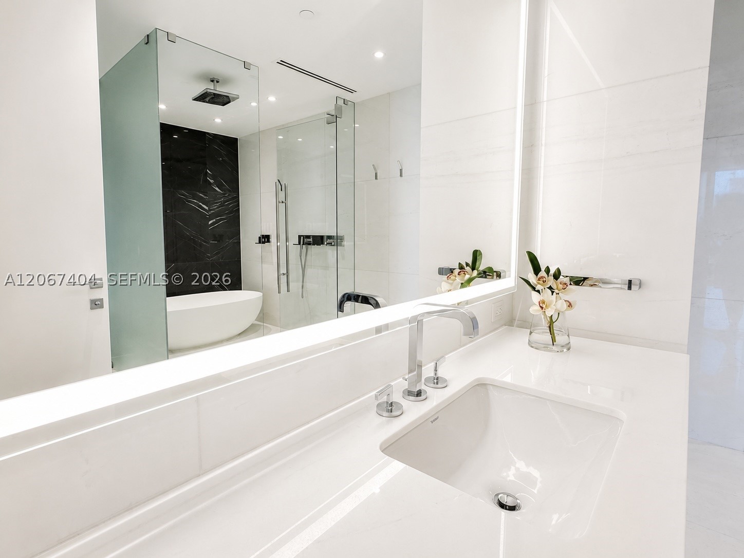 image Aston Martin Residences24