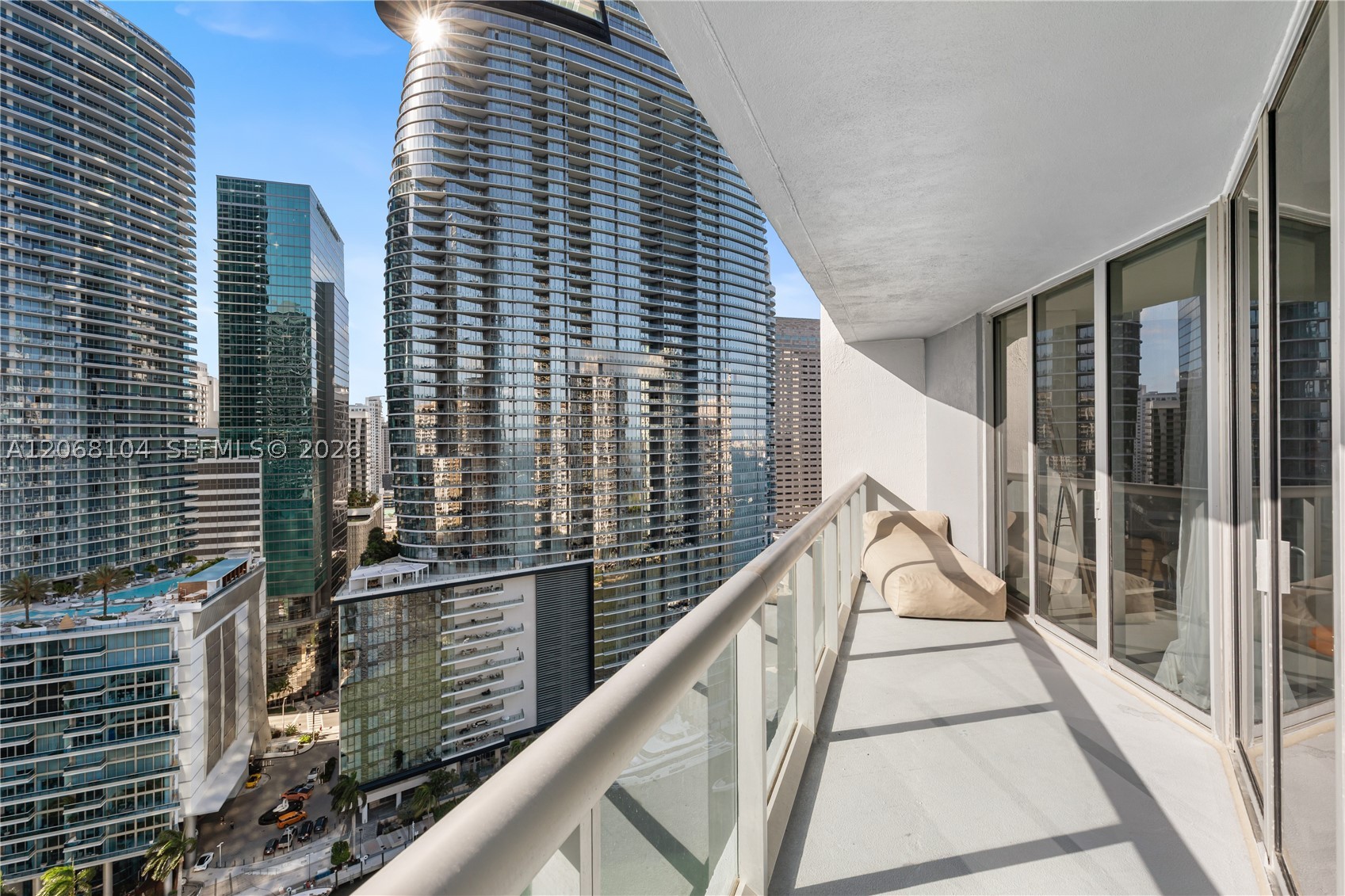 image Icon Brickell I18