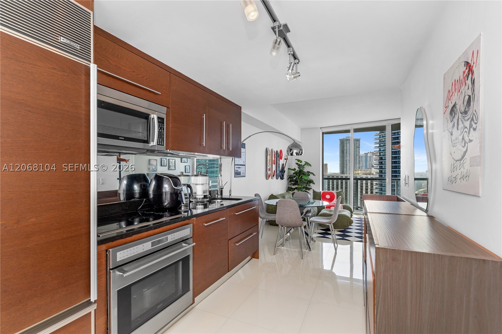 image Icon Brickell I6