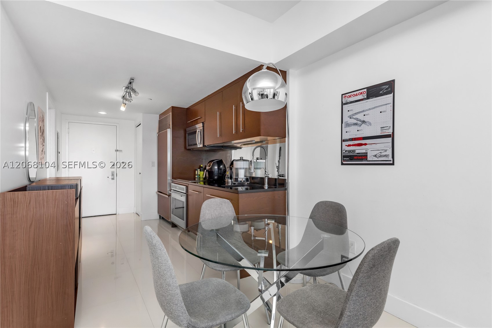 image Icon Brickell I8