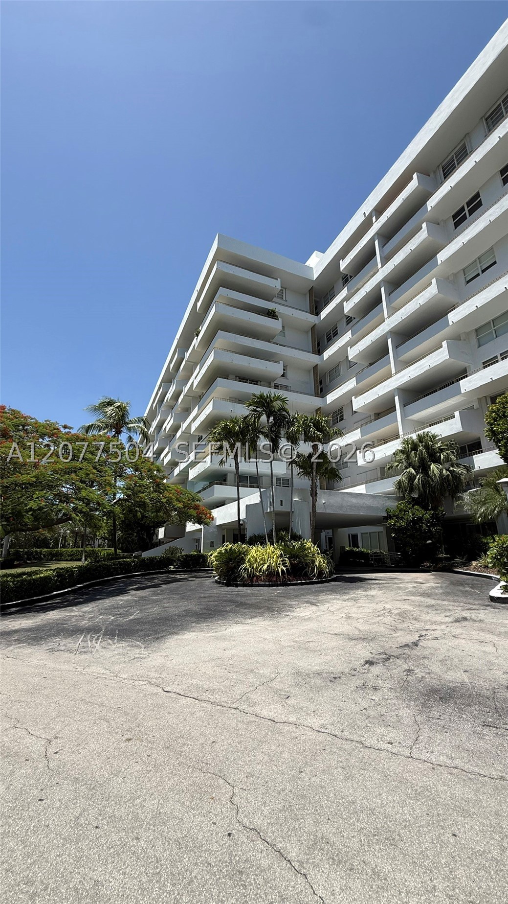 image Commodore Club West15