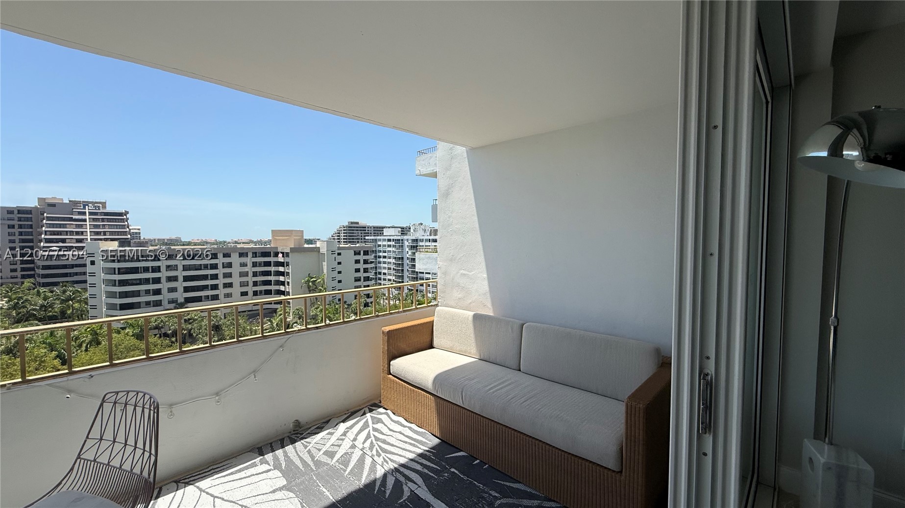 image Commodore Club West1