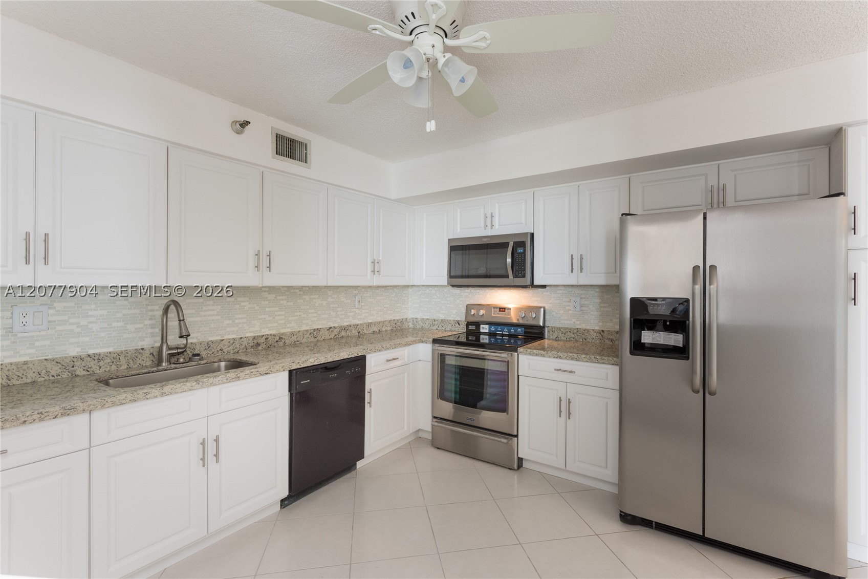 3500 Mystic Pointe Dr #2202