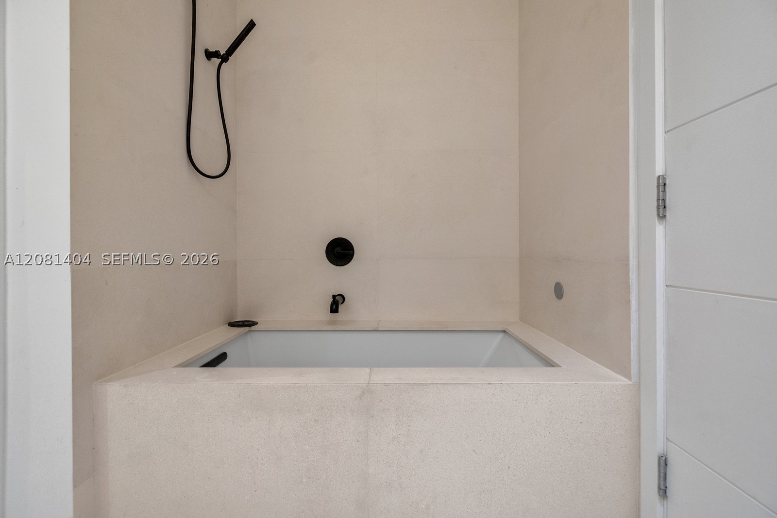 771 Fairway Dr Miami Beach, FL 33141