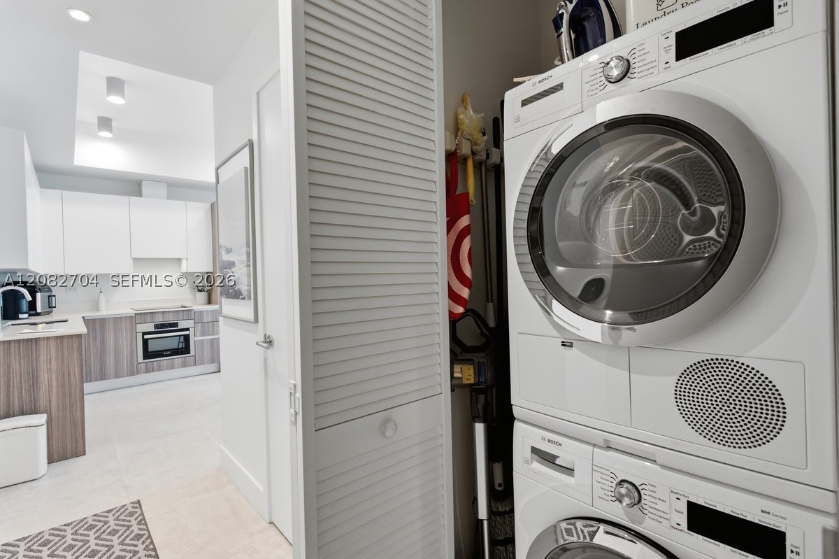 image Smart Brickell I24