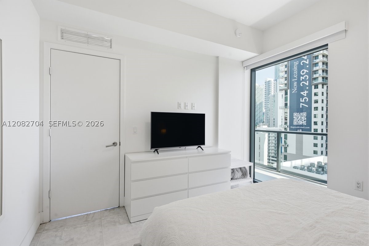 image Smart Brickell I25