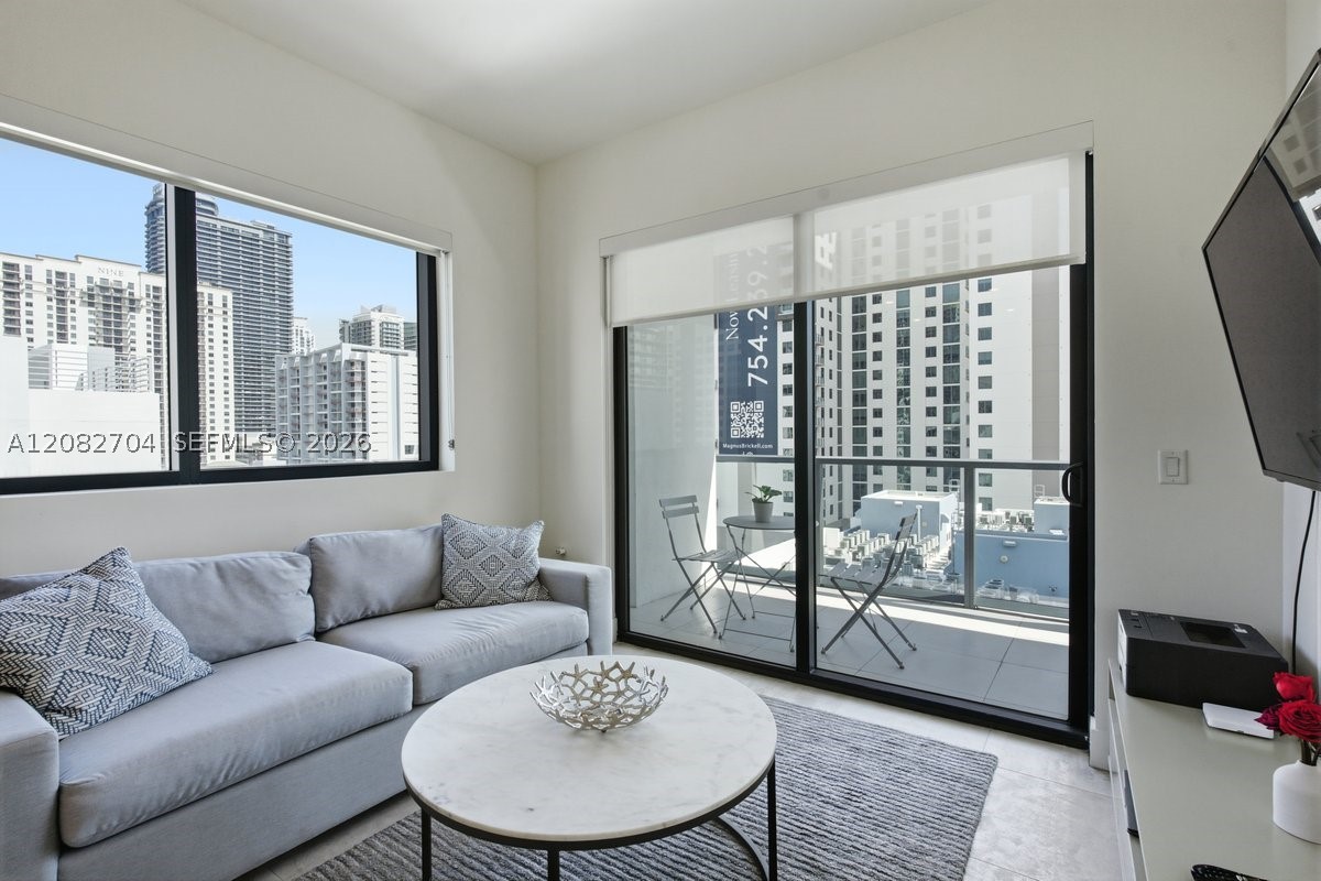 image Smart Brickell I26