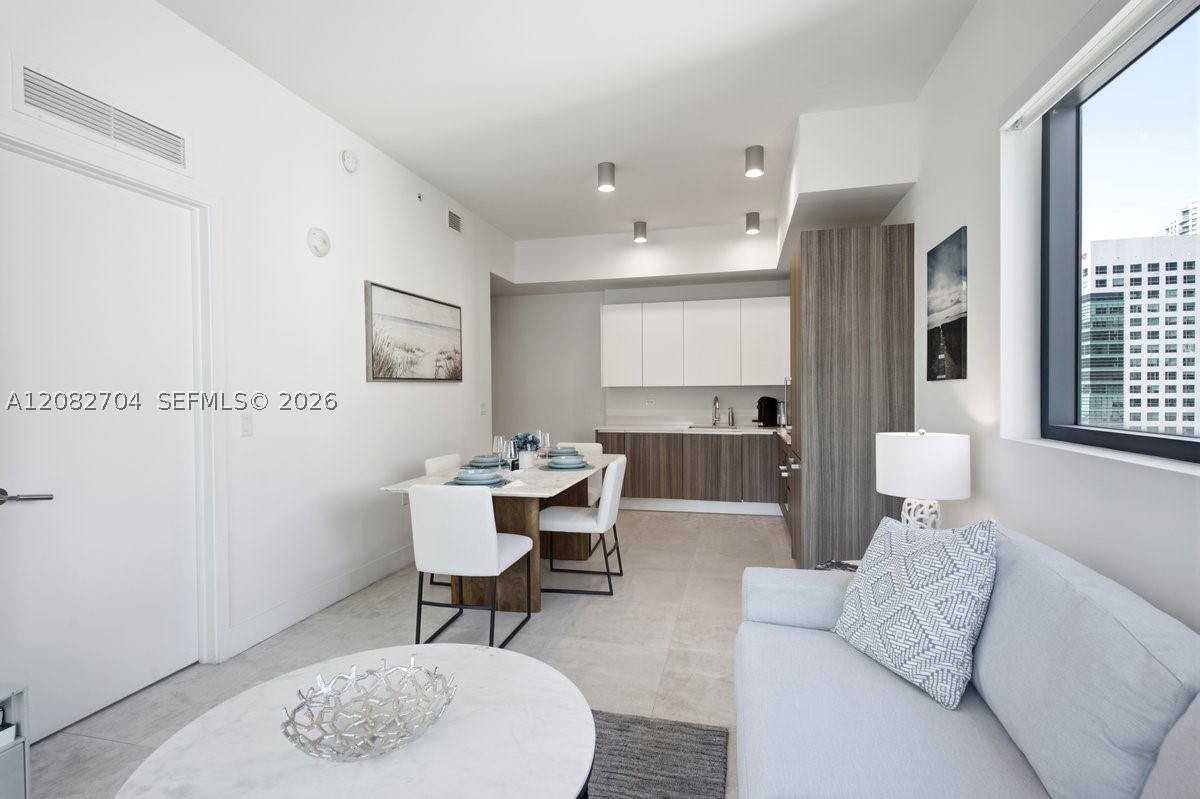 image Smart Brickell I29