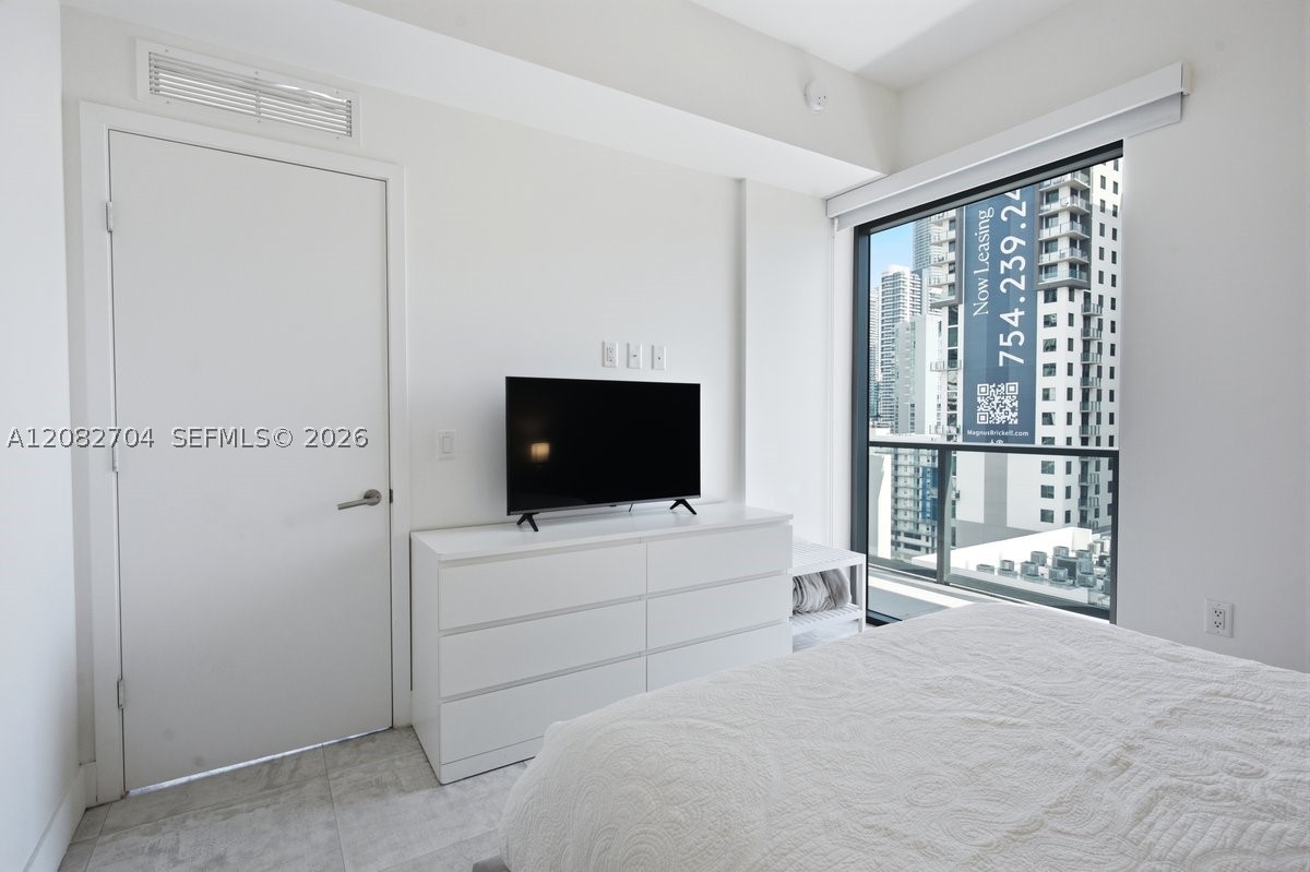 image Smart Brickell I32