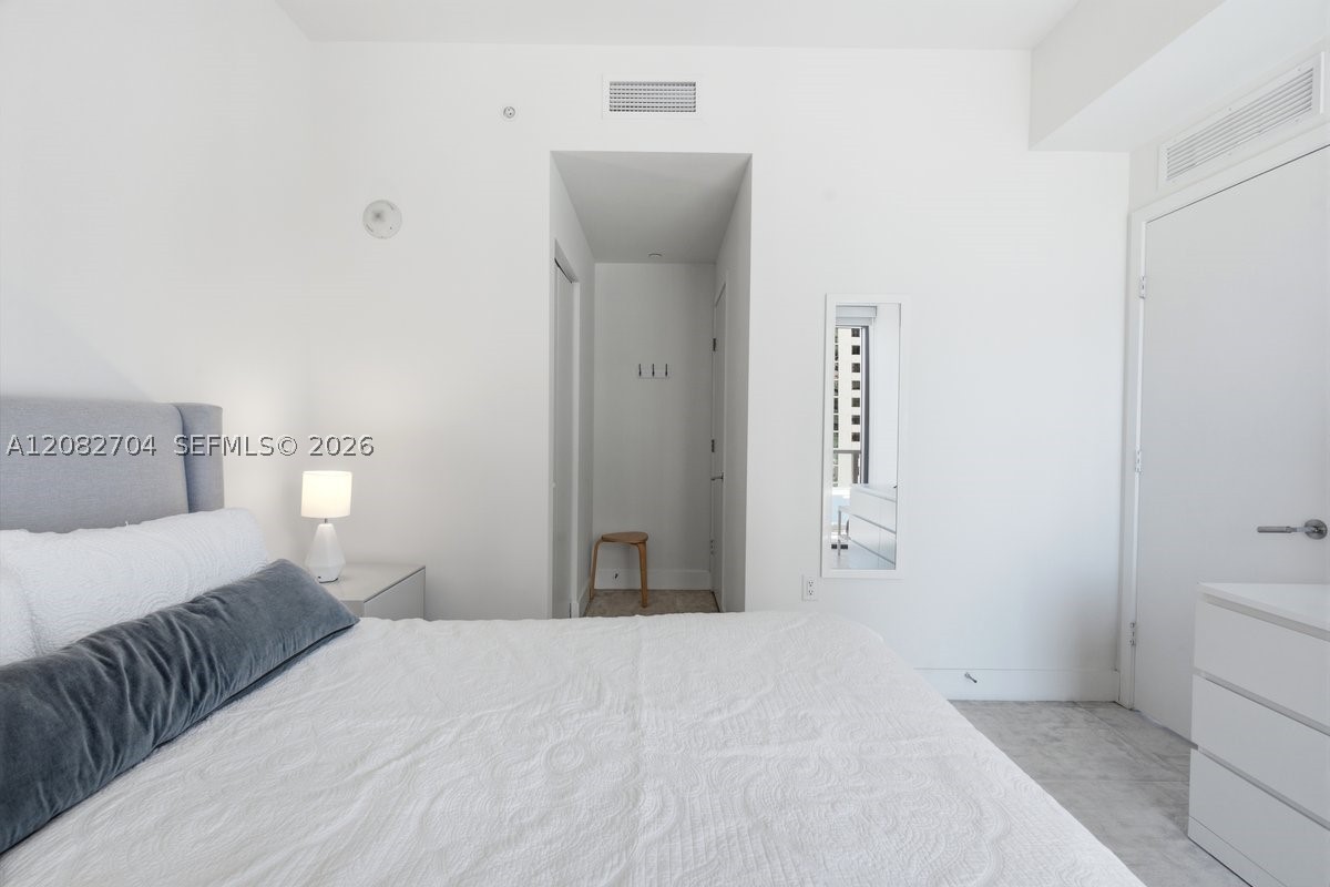 image Smart Brickell I33