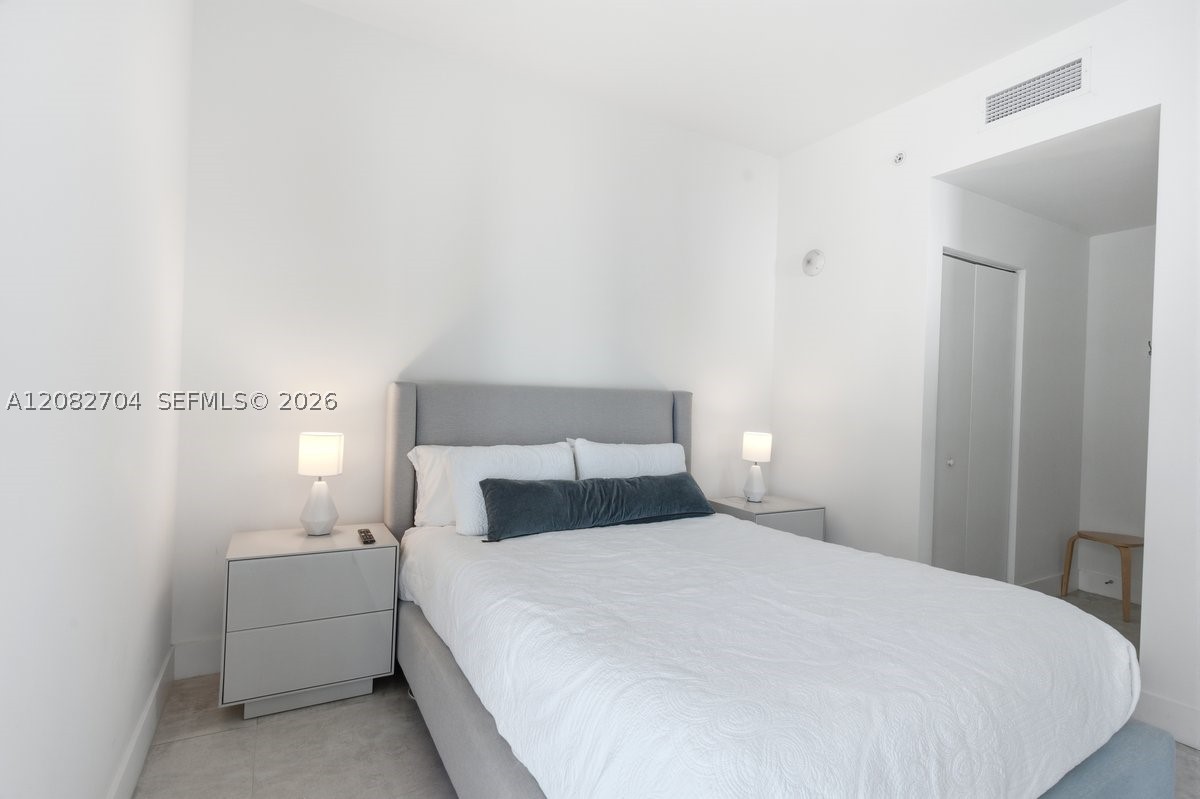 image Smart Brickell I34