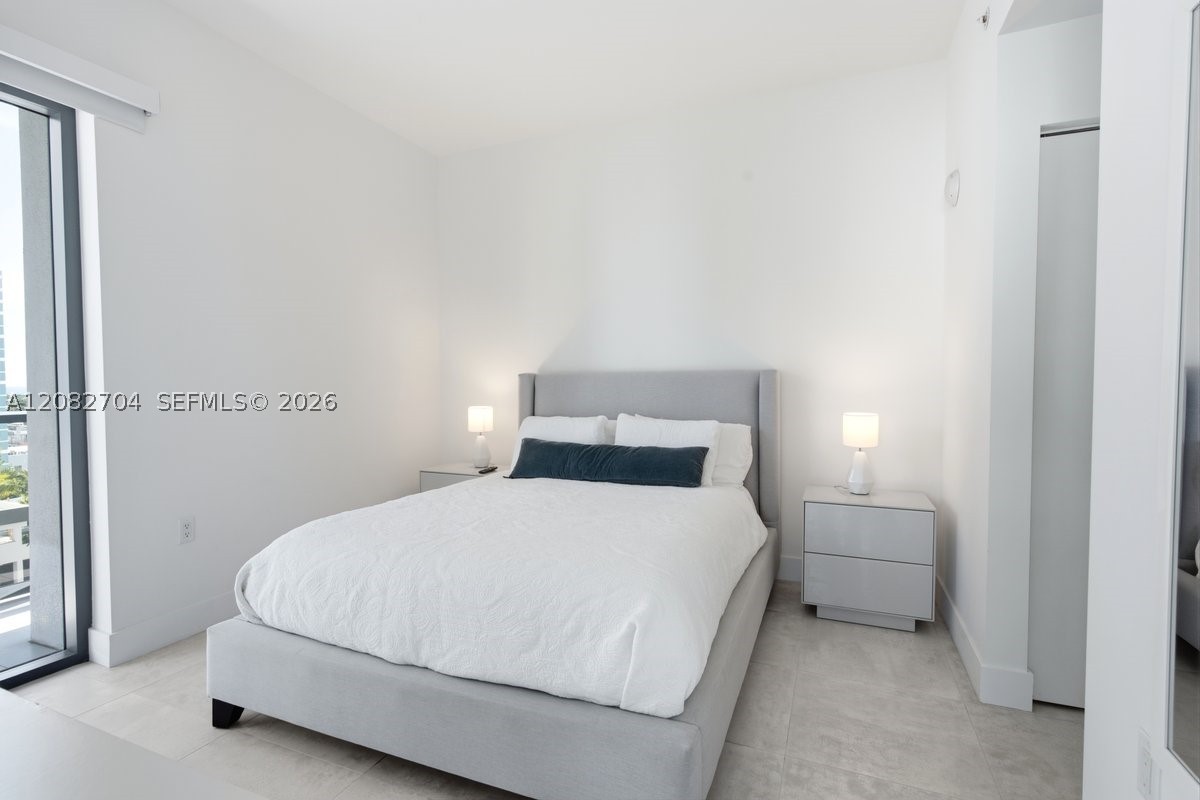 image Smart Brickell I36