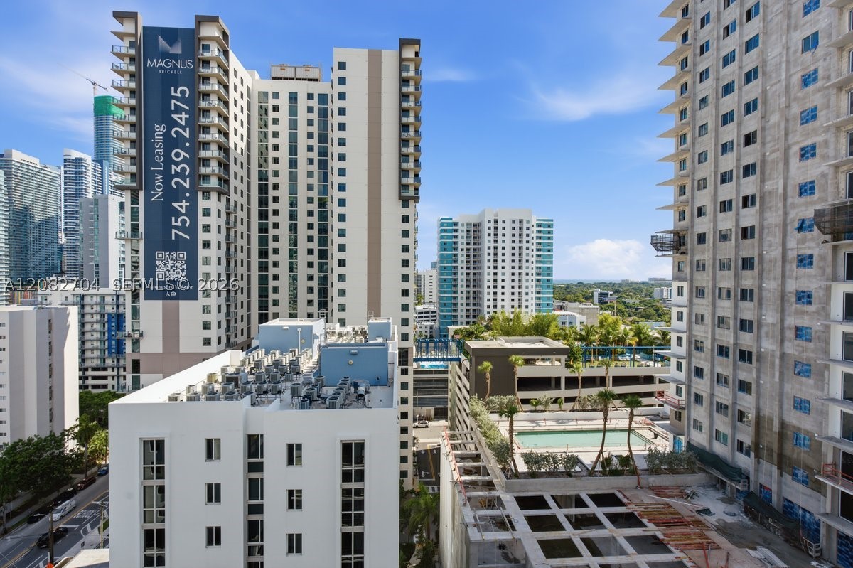 image Smart Brickell I37
