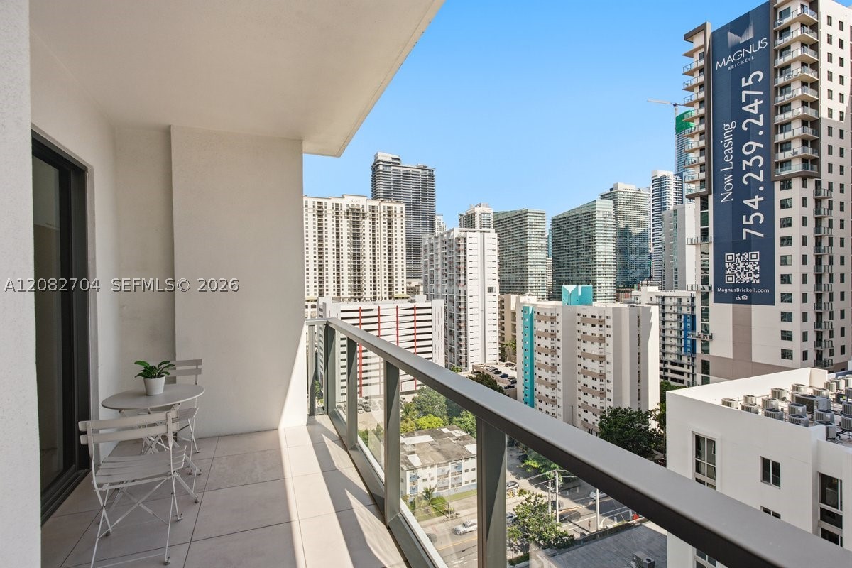 image Smart Brickell I39