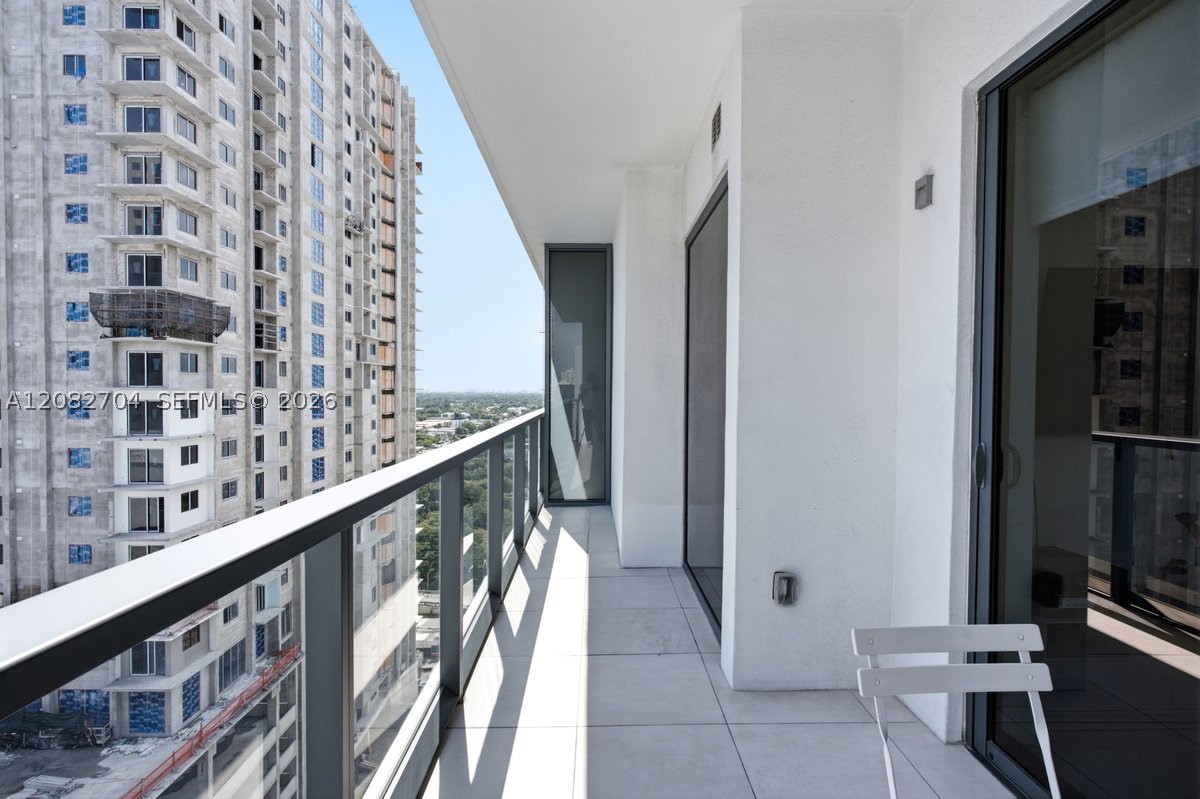 image Smart Brickell I44