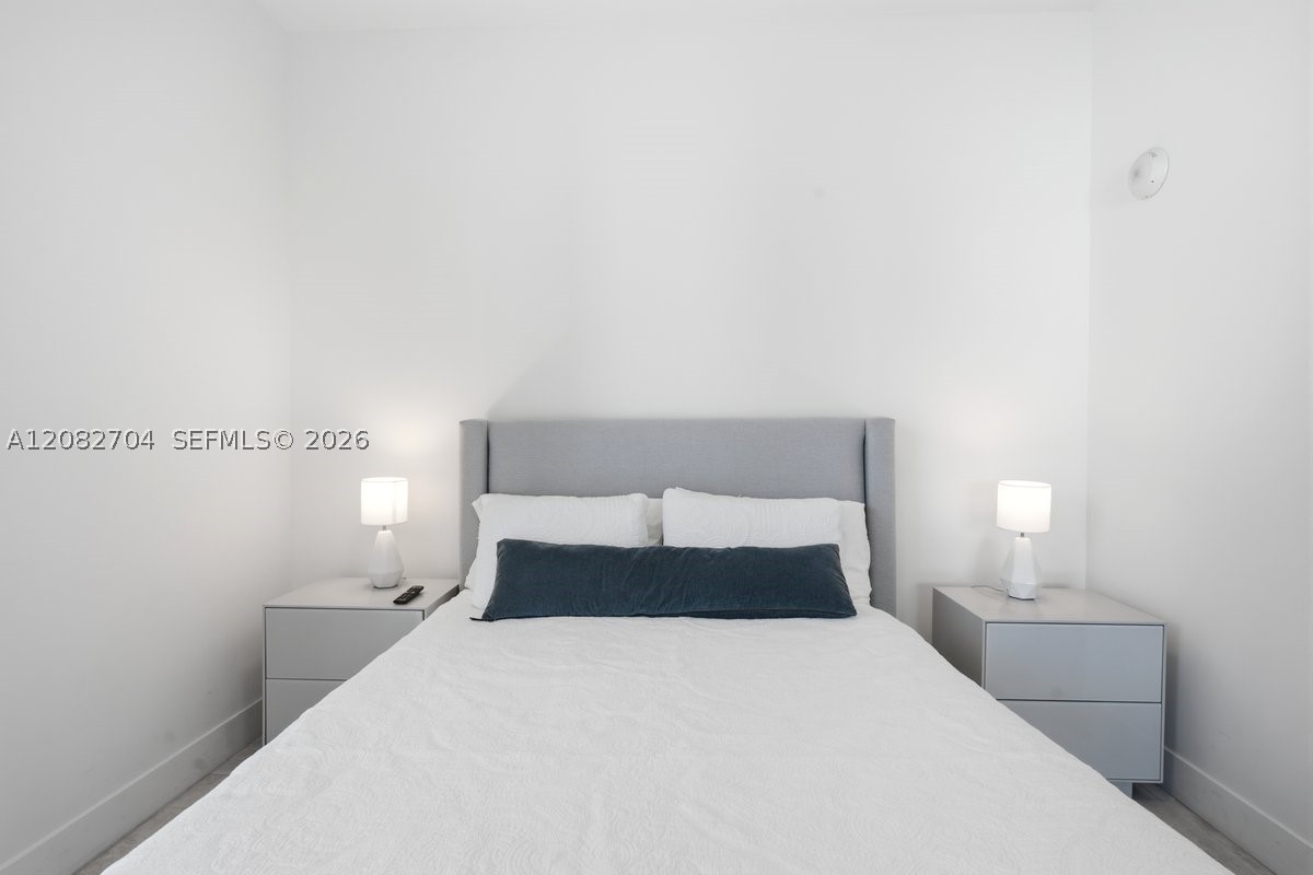 image Smart Brickell I45