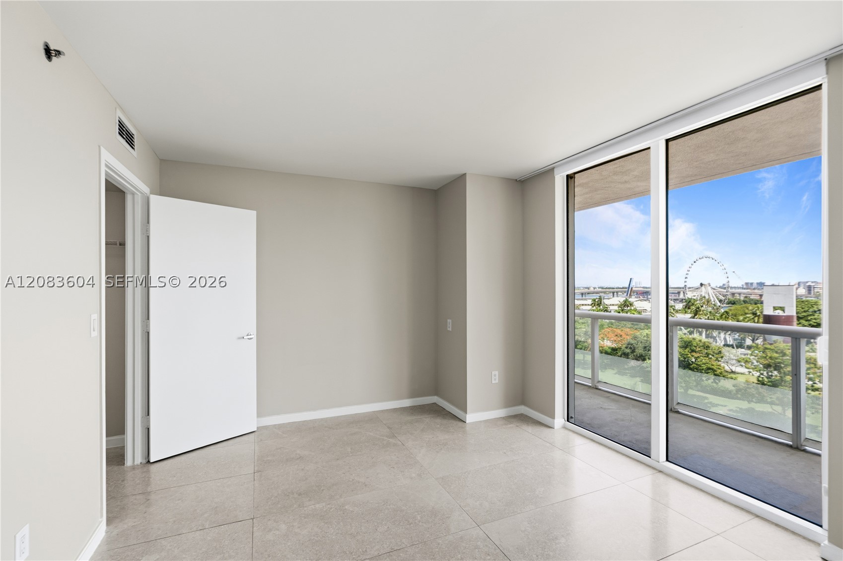 image 50 Biscayne25