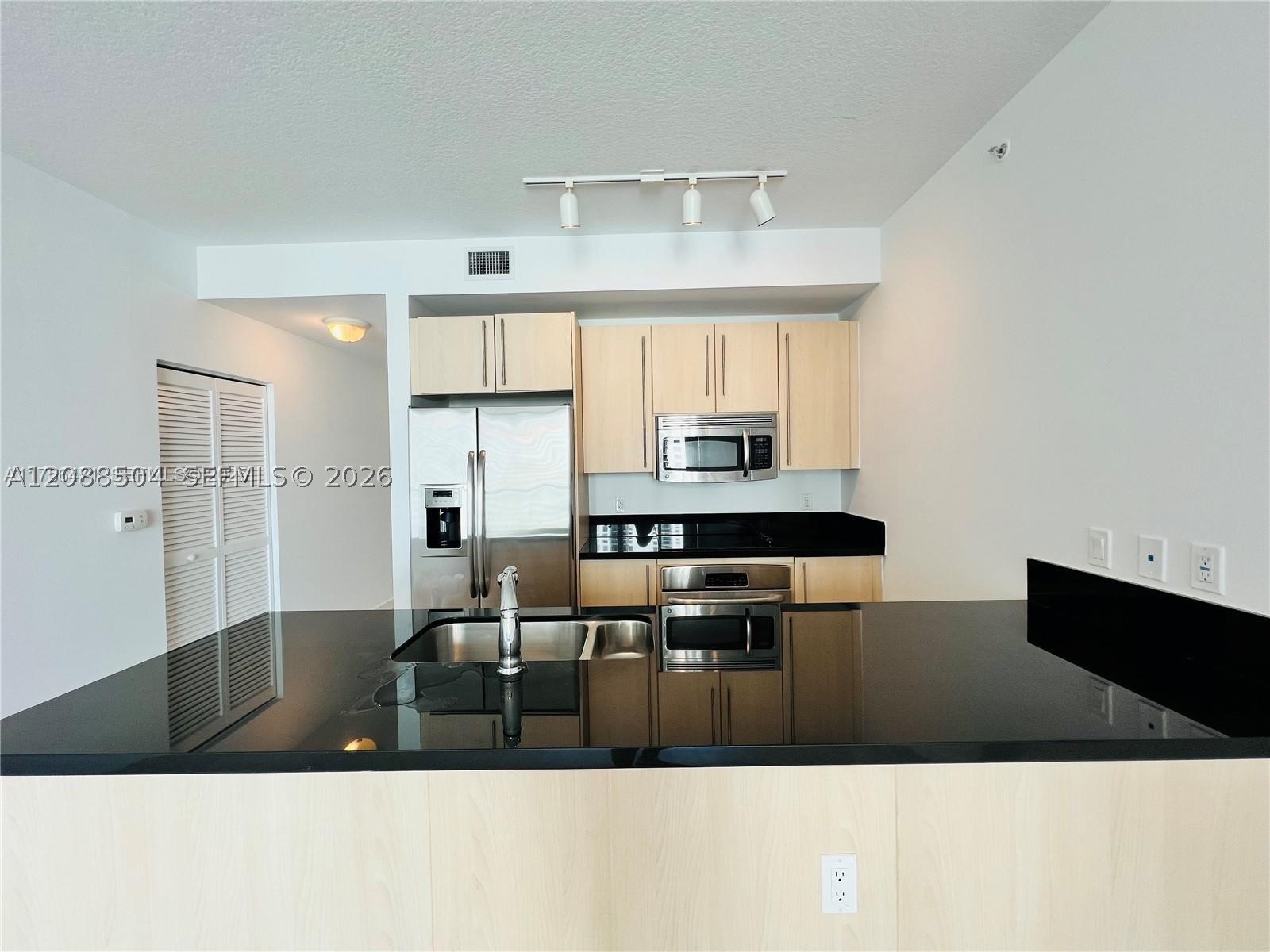 image Axis on Brickell South5
