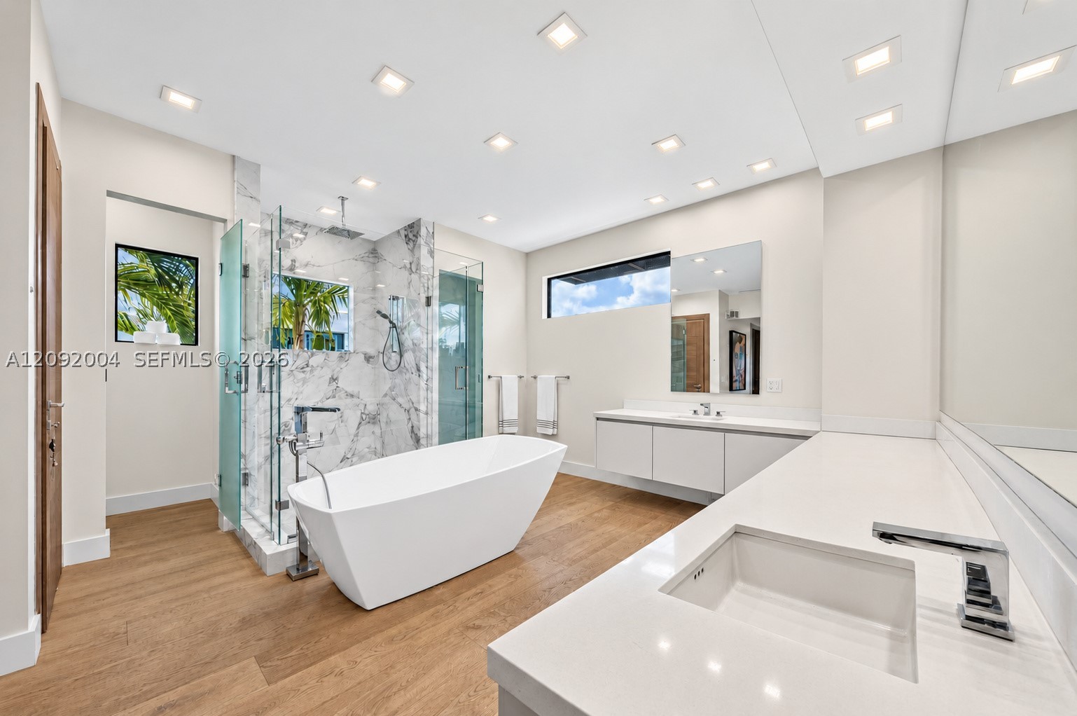 33 Pelican Dr Fort Lauderdale, FL 33301