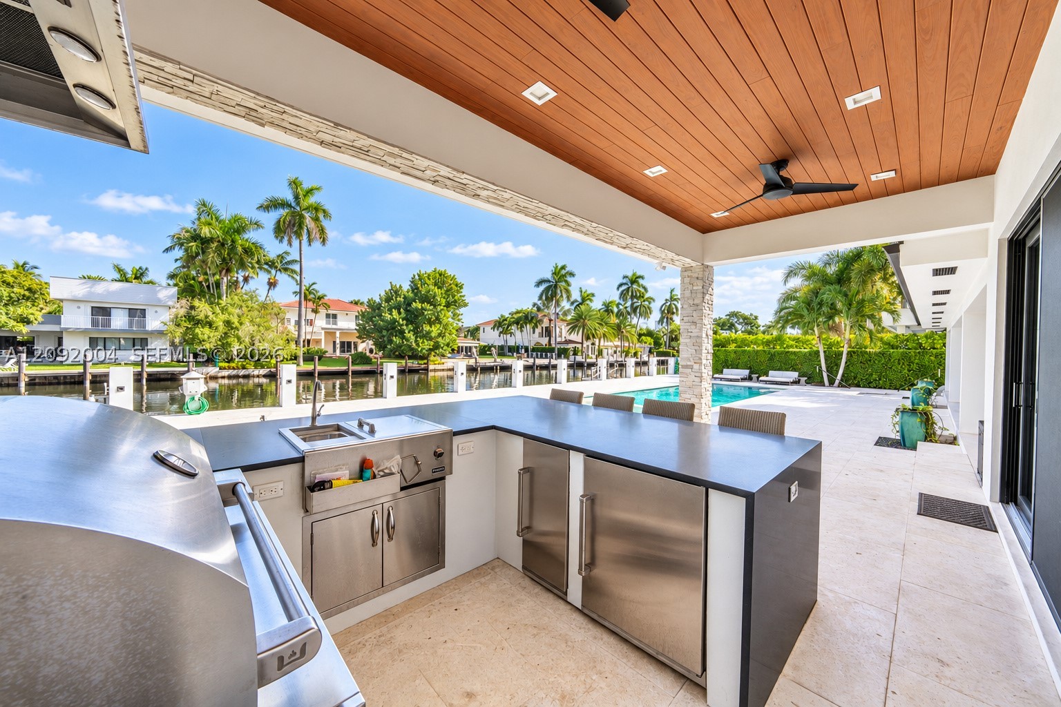 33 Pelican Dr Fort Lauderdale, FL 33301