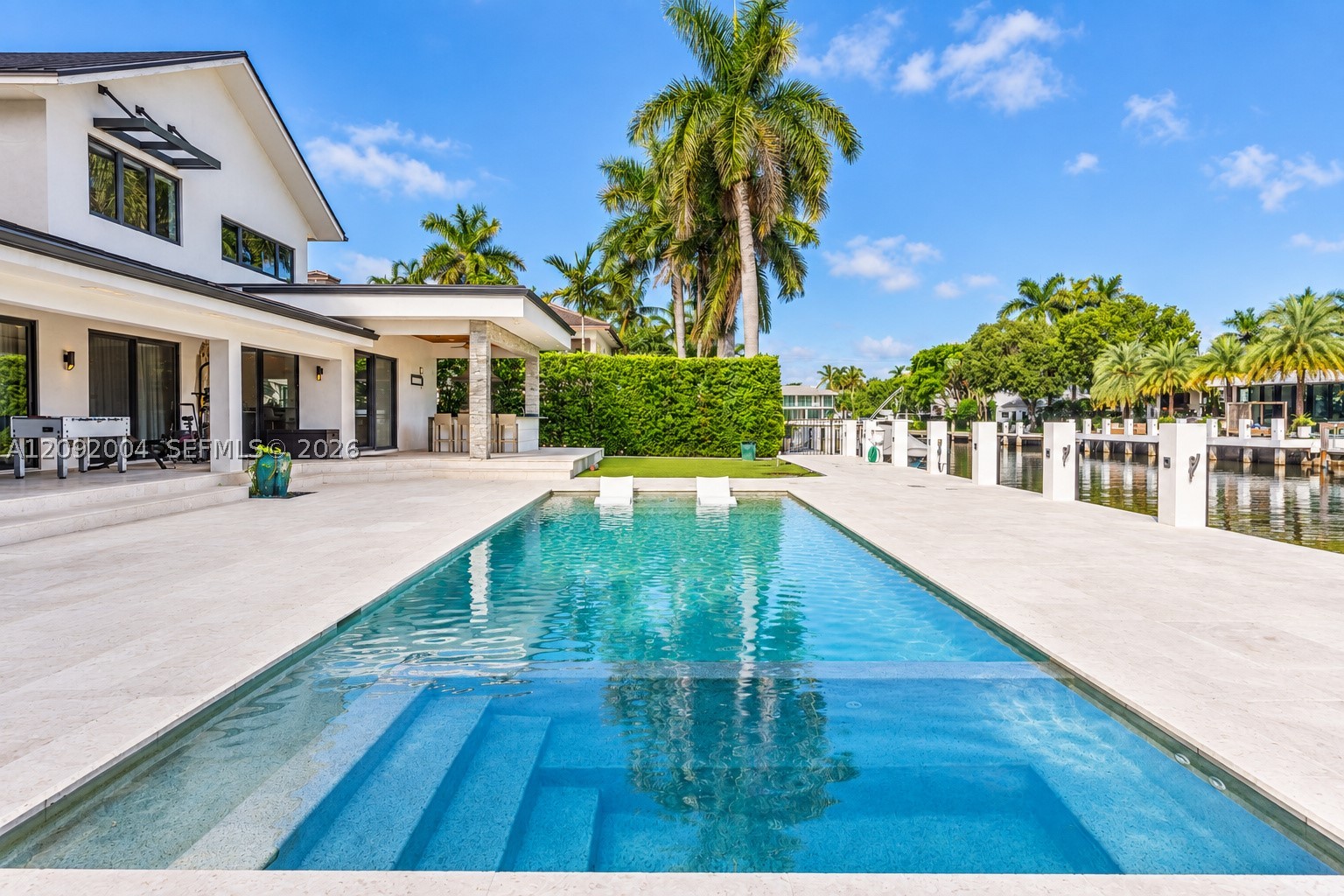 33 Pelican Dr Fort Lauderdale, FL 33301