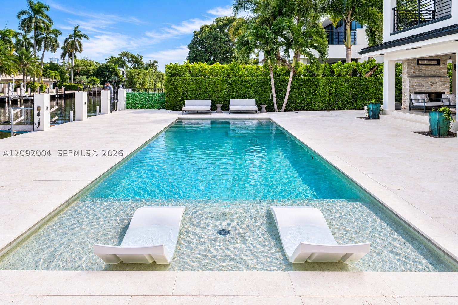 33 Pelican Dr Fort Lauderdale, FL 33301