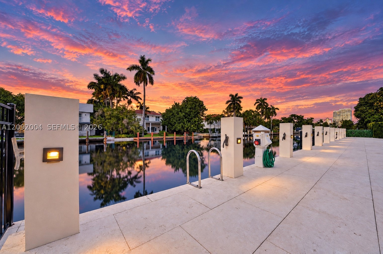 33 Pelican Dr Fort Lauderdale, FL 33301