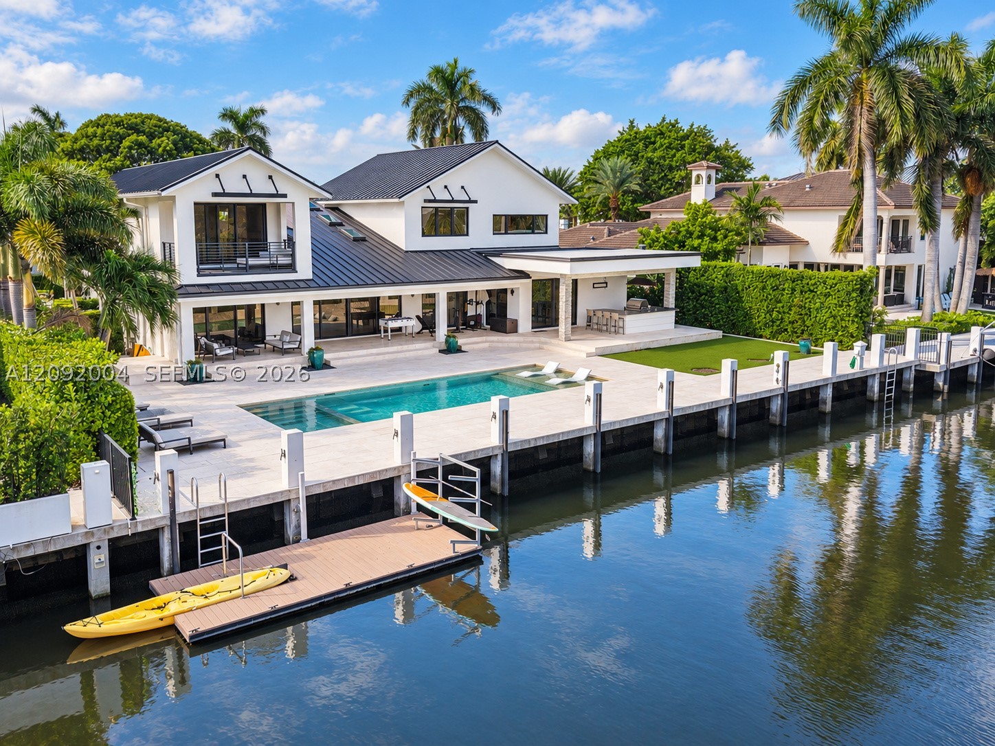 33 Pelican Dr Fort Lauderdale, FL 33301