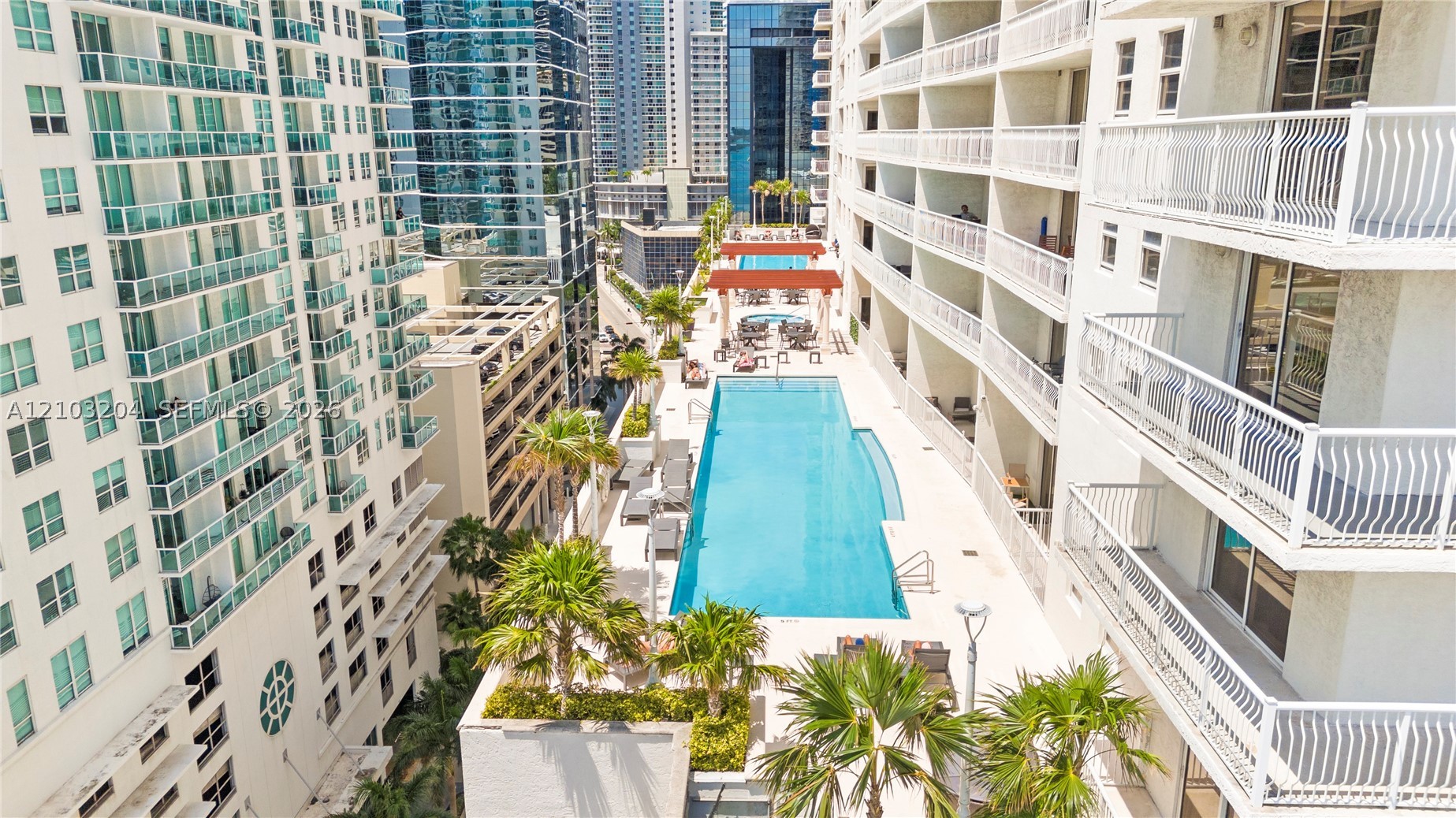image The Club at Brickell Bay41