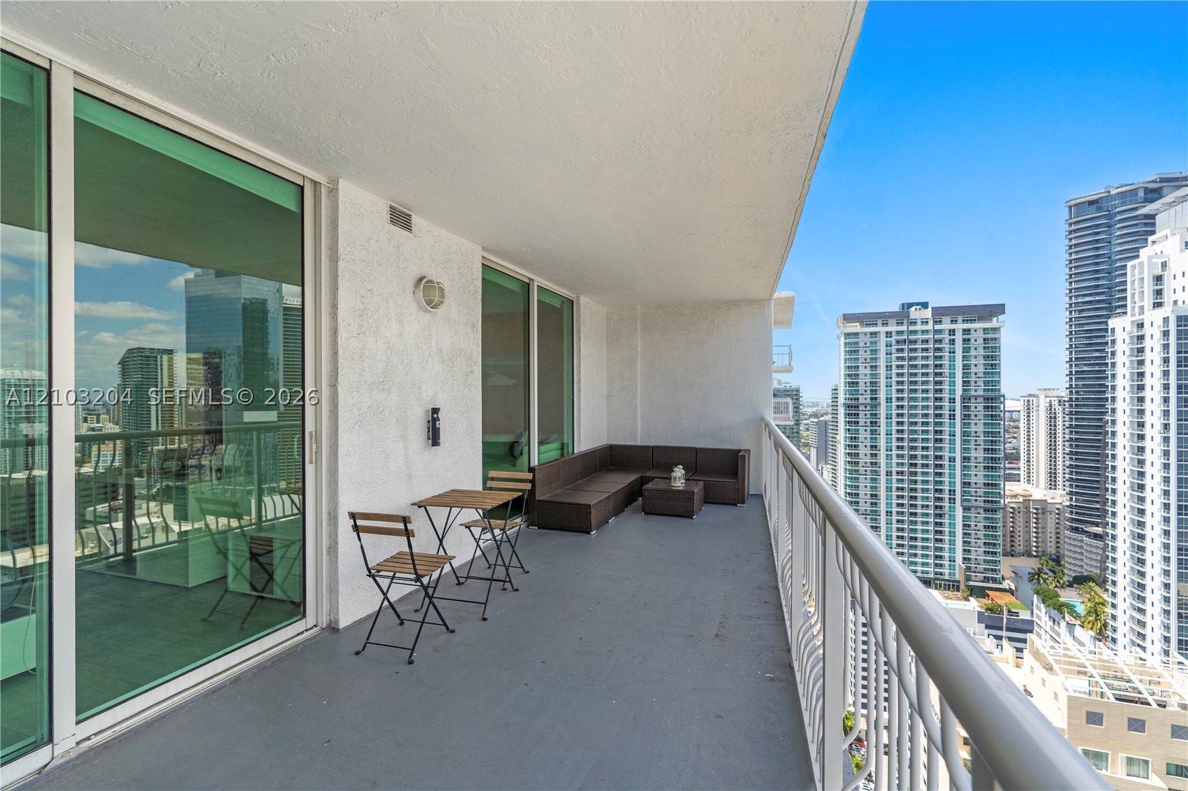 image The Club at Brickell Bay8