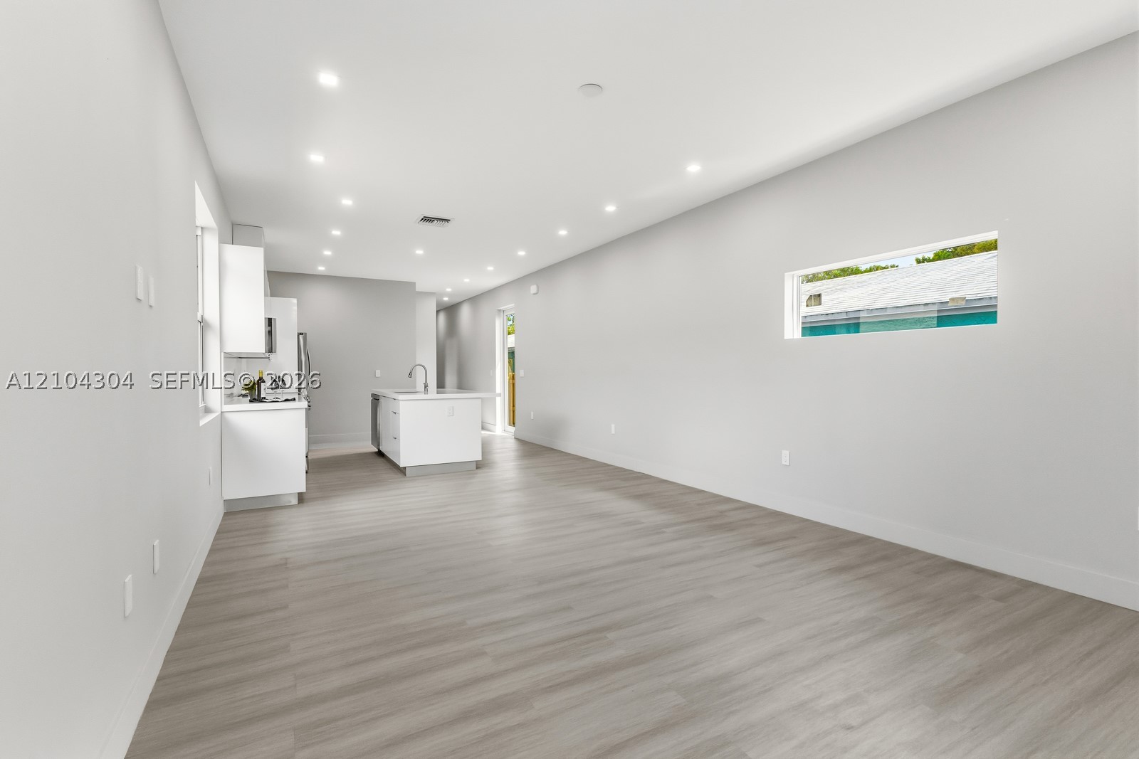 1028 NW 8th Ave Fort Lauderdale, FL 33311