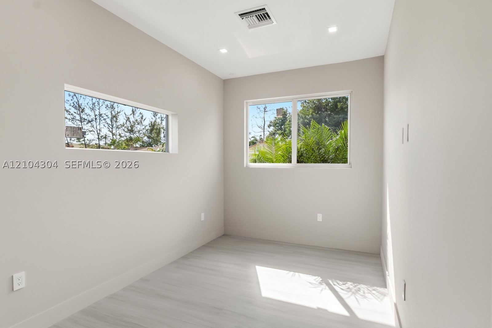 1028 NW 8th Ave Fort Lauderdale, FL 33311