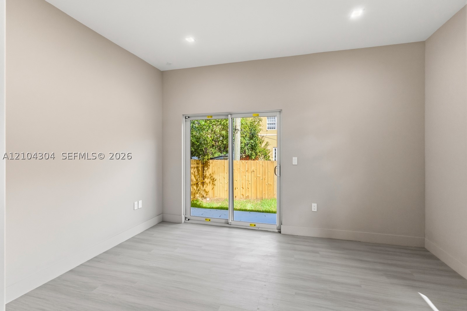 1028 NW 8th Ave Fort Lauderdale, FL 33311